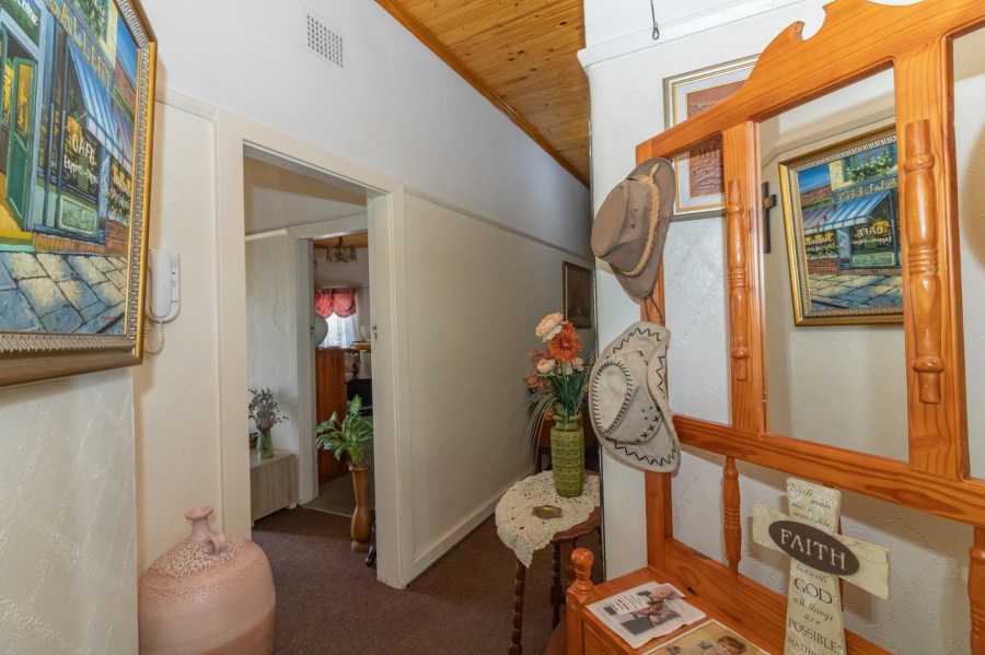 4 Bedroom Property for Sale in Kroonheuwel Free State